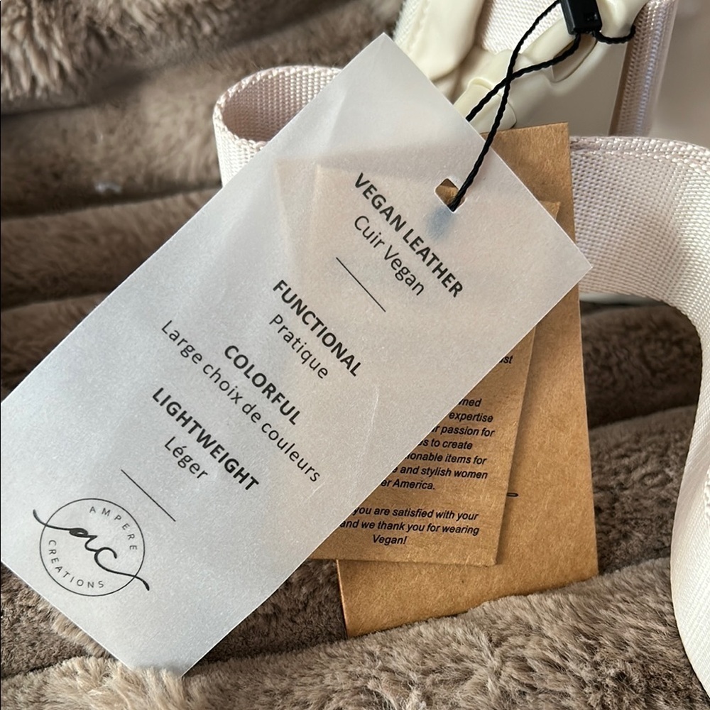 Cream Minimalist Belt Bag with Zipper Closure - Picture 3 of 7